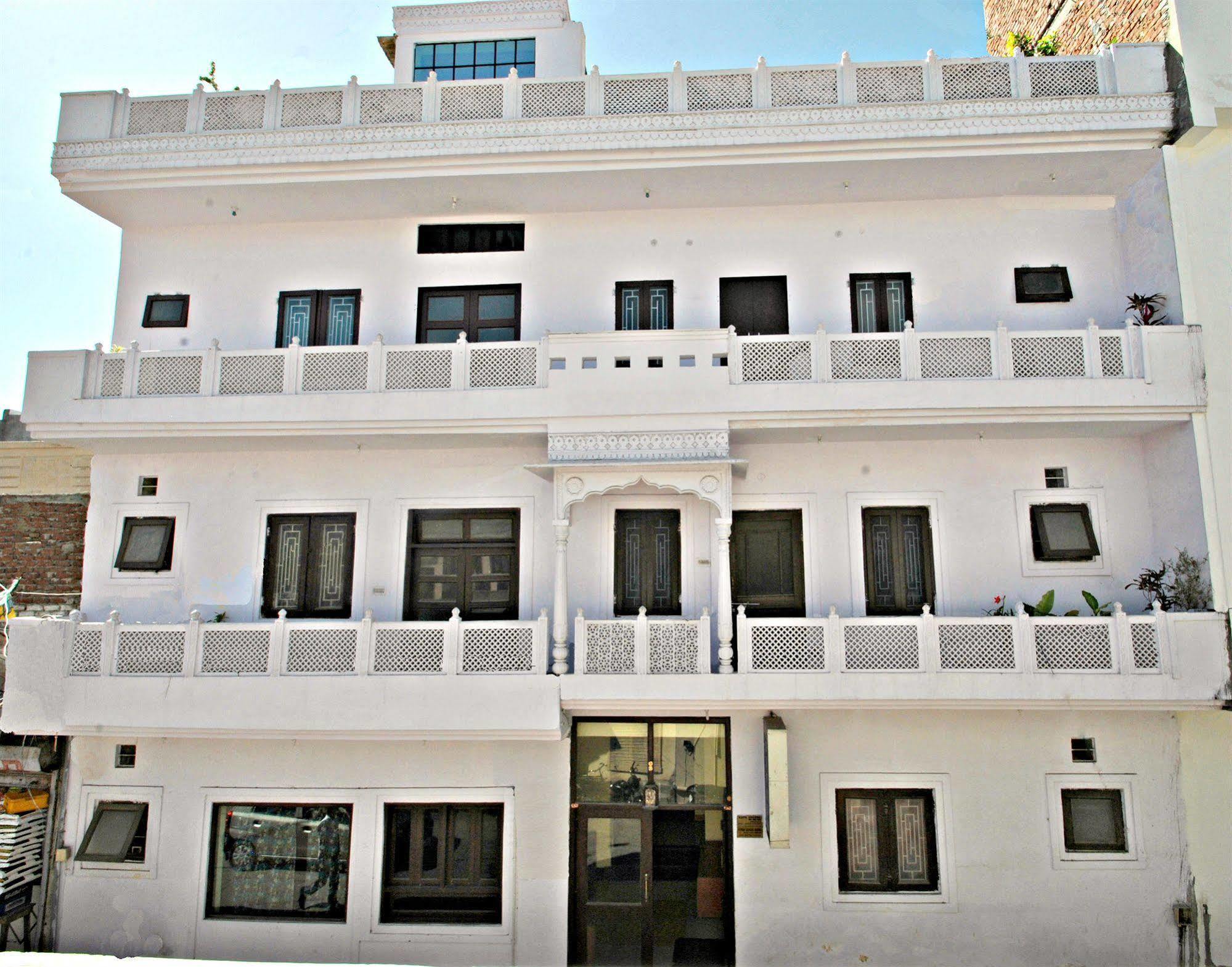 Satkar Hotel Jaipur Exterior photo